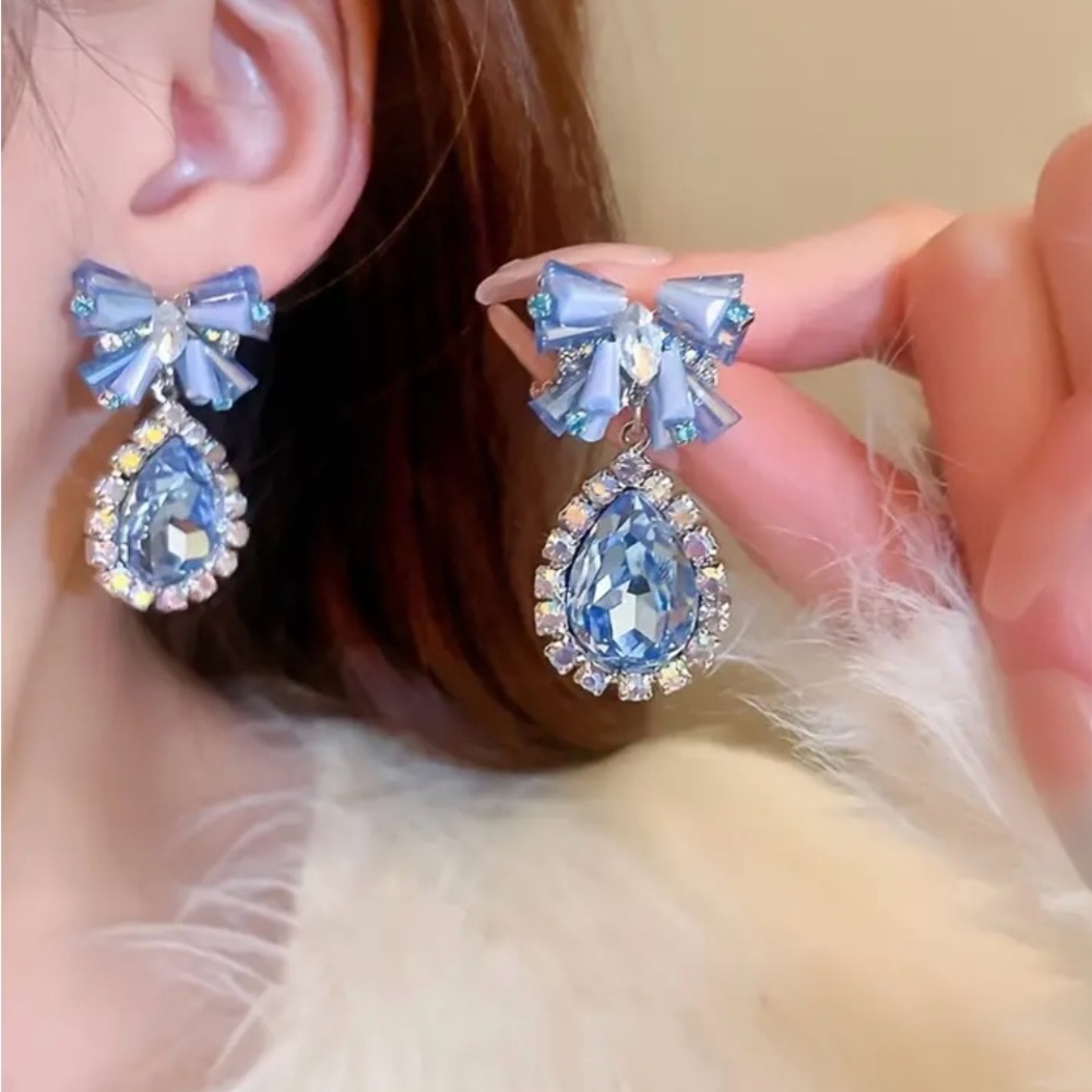 💥Elegant Crystal Bow & Teardrop Earrings - 925 sterling